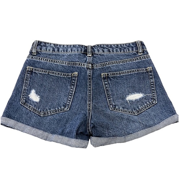 H&m distressed jean shorts 4 - Picture 2 of 5
